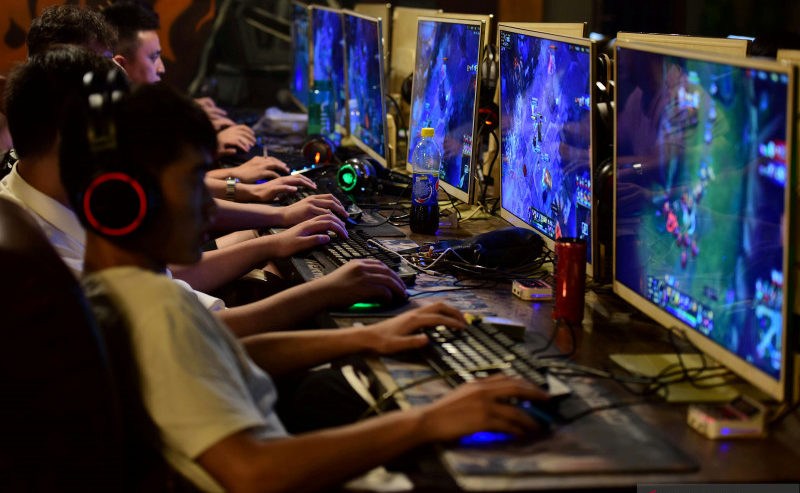 Bermain Game Online KAPTEN77